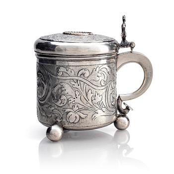 218. A possibly Danish 18th century silver tankard, unidentified maker's mark.