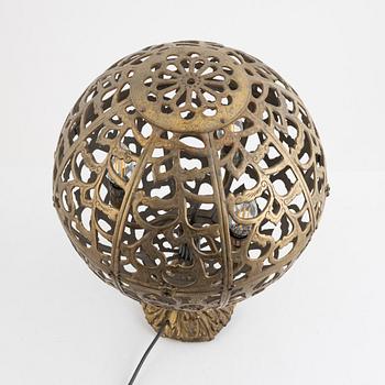 A table lamp, first half/mid 20th century.