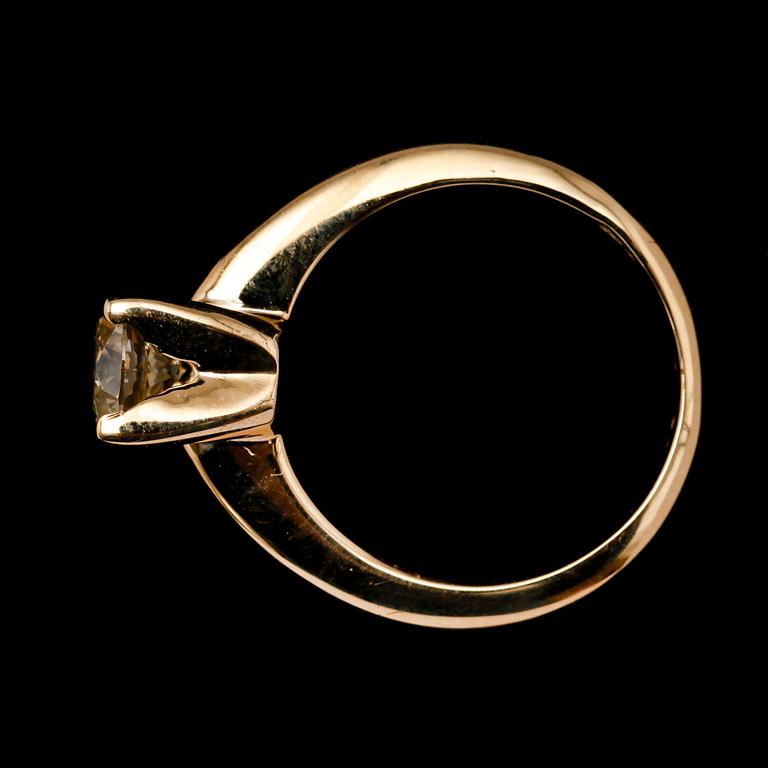 RING, 14 k guld, med diamant ca 1.03 ct.