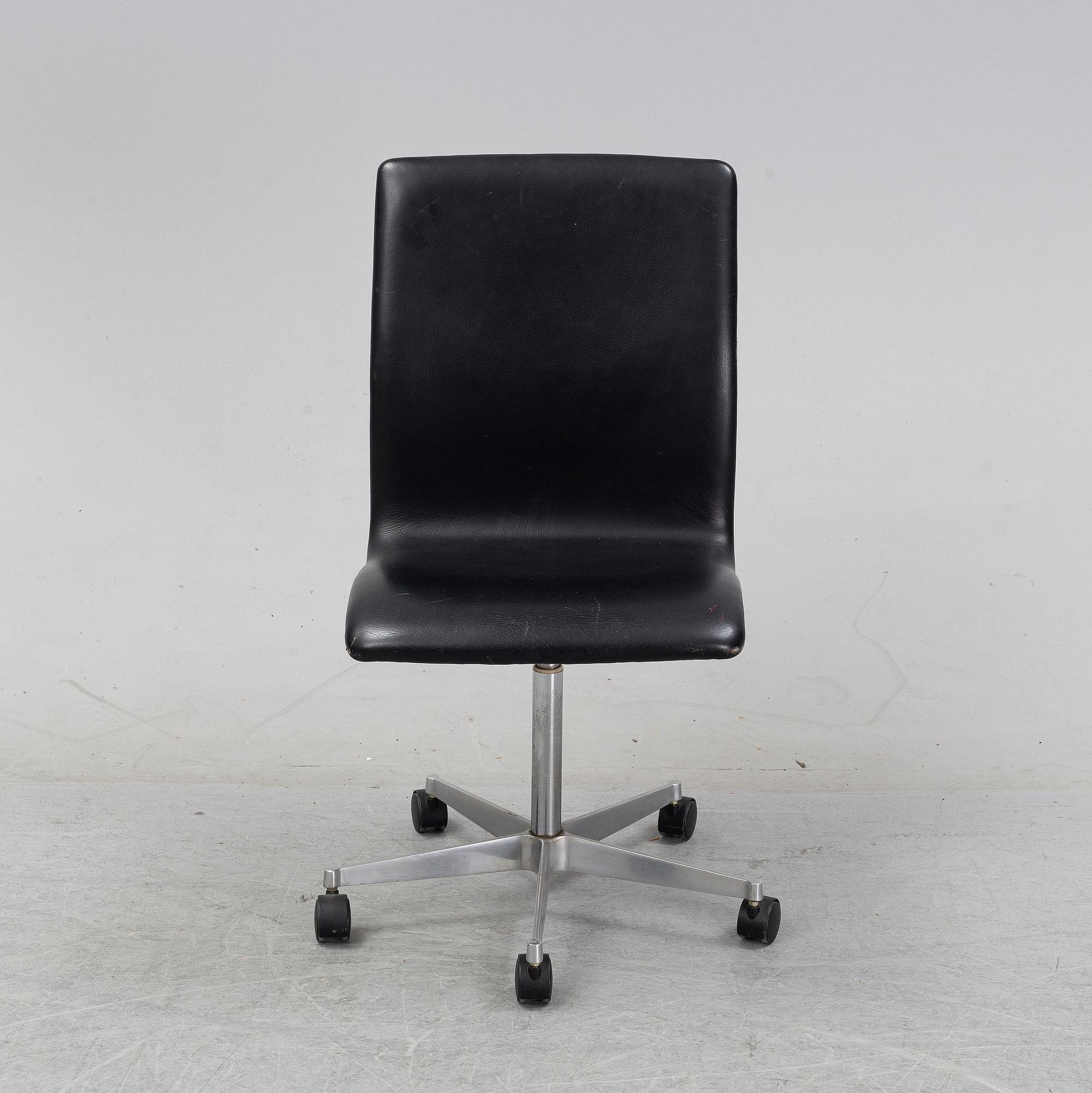 Arne Jacobsen, skrivbordsstol, "Oxford", Fritz Hansen, Danmark, 1985.