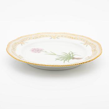 Royal Copenhagen, Tallrik, "Flora Danica", 1969-1974.