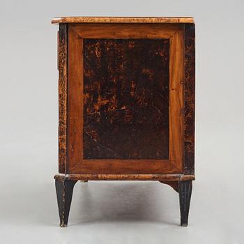 A Gustavian circa 1800 commode.