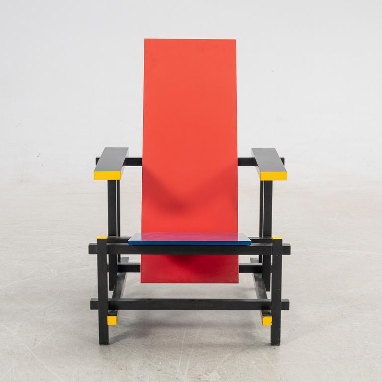 Gerrit Rietveld, karmstol, "Red and blue chair", Cassina, samtida.