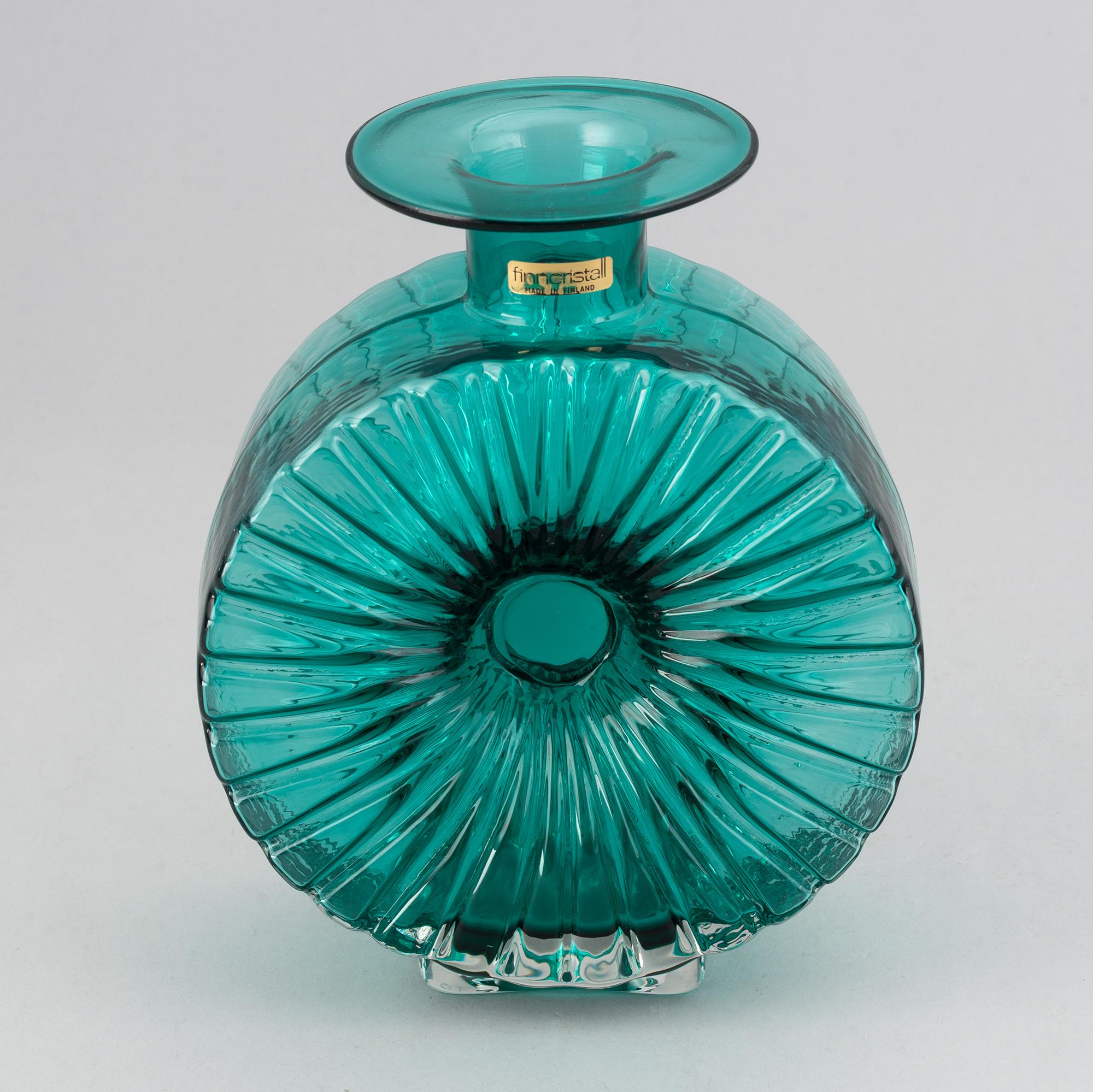 Helena Tynell, a 'Solflaskan' glass vase, Riihimäen Lasi Oy, Finland. In production 1964-1974.