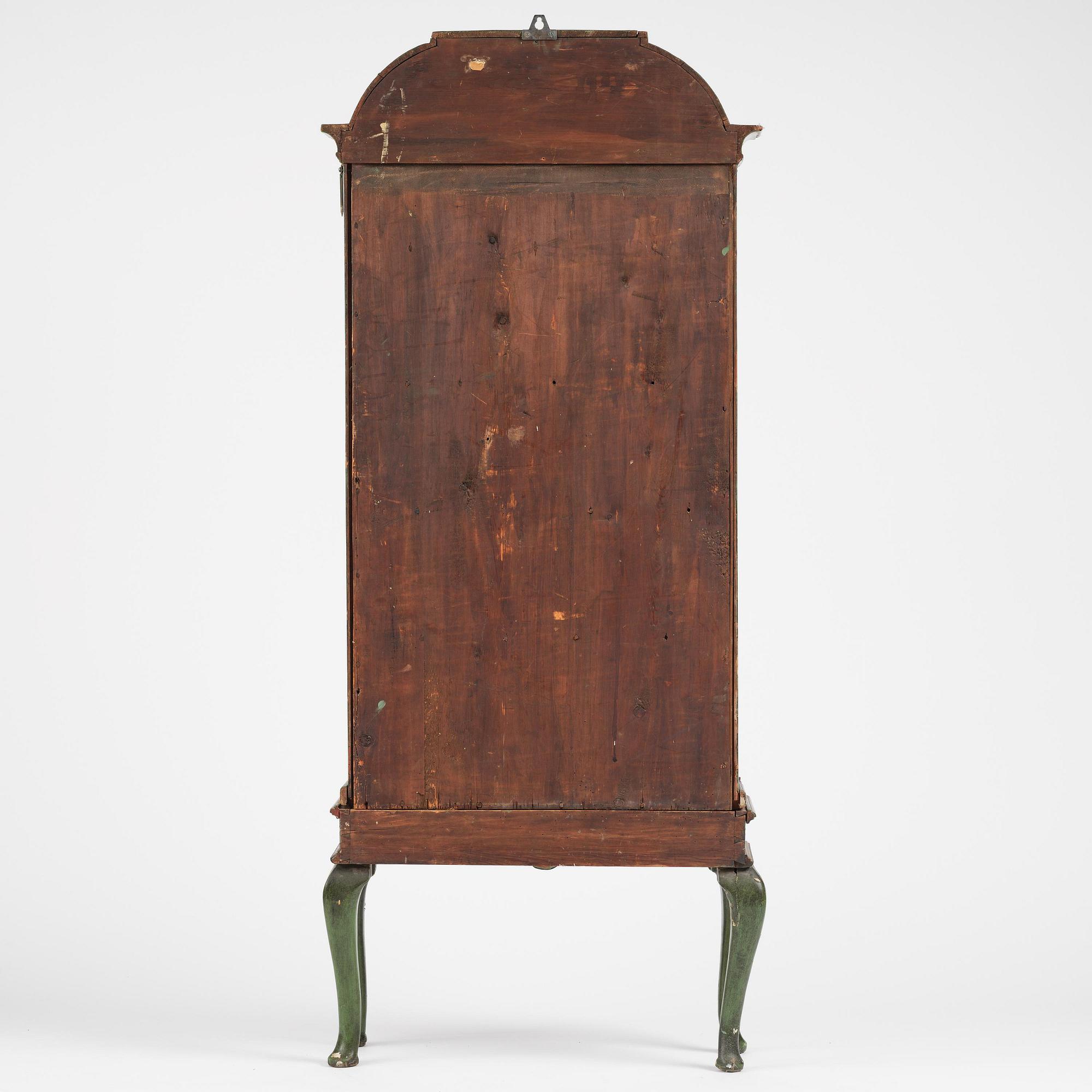 Vitrinskåp, Sverige, 1700-talets andra hälft, Rokoko.