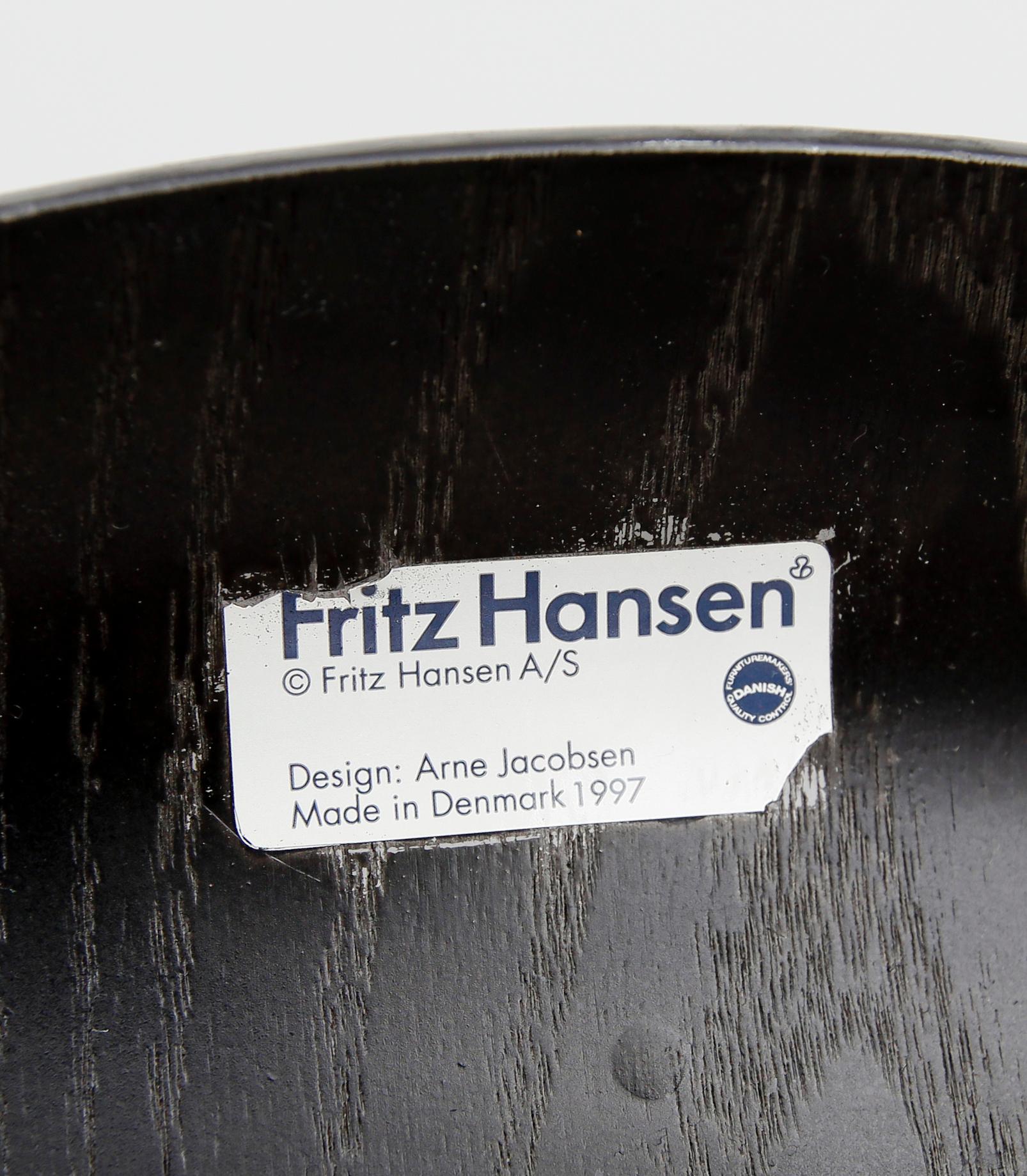KARMSTOL, "3107", Arne Jacobsen för Fritz Hansen, Danmark, 1900-talets slut.