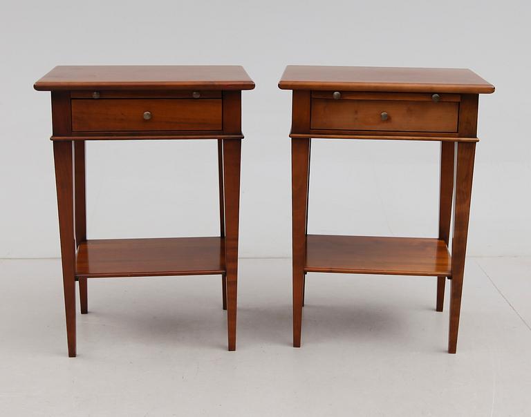 SÄNGBORD, 1 par, Richelieu, Frankrike, 1900-talets andra hälft.