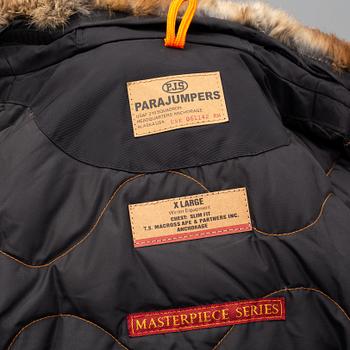 a Parajumpers W Kodiak parka, size XL.