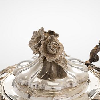 A footed Neo Rococo silver bowl with lid, maker's mark of Johan Theodor Palmgren, Norrköping, Sweden 1885-86.