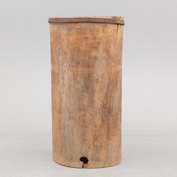 A wooden barrel, 19th century.