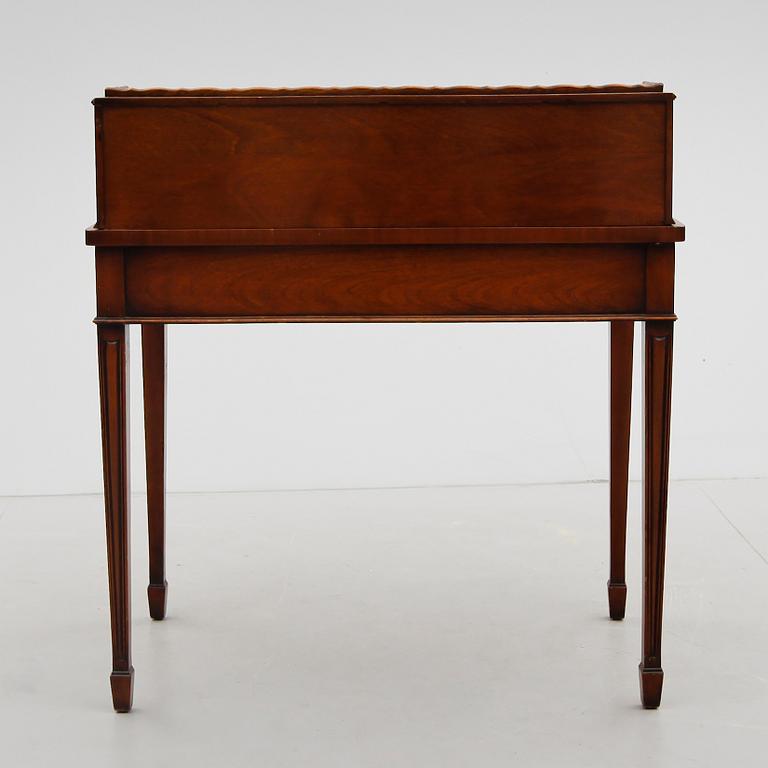 DAMSKRIVBORD, Sheratonstil, England, 1900-talets andra hälft.