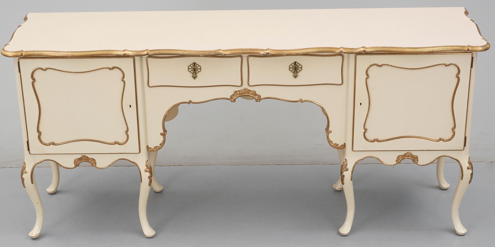 MATSALSGRUPP, 18 delar, rokokostil, Lysberg  och Hansen A/S, Kgl. Hofleverandör Palaegade Köbenhavn,1900-tal.