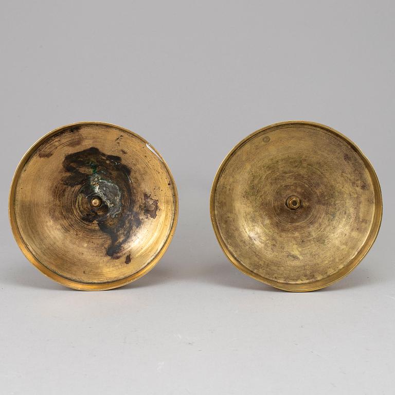 LJUSSTAKAR, ett par, brons, empire, 1800-talets första hälft.