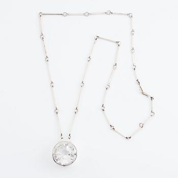 Wiwen Nilsson, hängsmycke sterlingsilver med bergkristall, Lund 1945.
