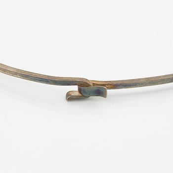 Lars Arby, ett armband och sex hängen samt en halsring, silver, med emalj.