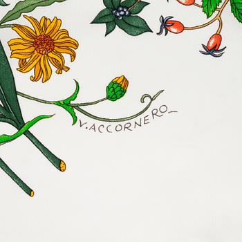Gucci, a 'Flora' silk scarf.