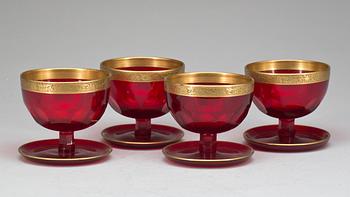 SKÅLAR PÅ FOT, 4 st, glas, trol 1920-tal.