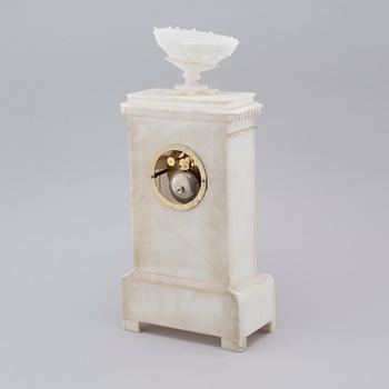 BORDSPENDYL, senempir, omkring 1800-talets mitt.