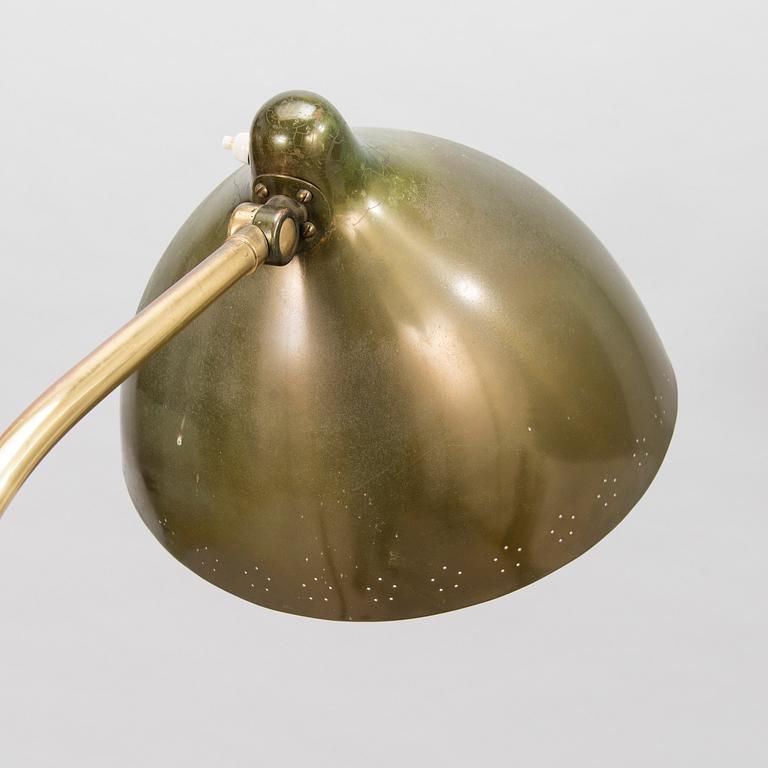 LISA JOHANSSON PAPE, lattiavalaisin, malli 2062, Stockmann Orno, 1900-luvun puoliväli.
