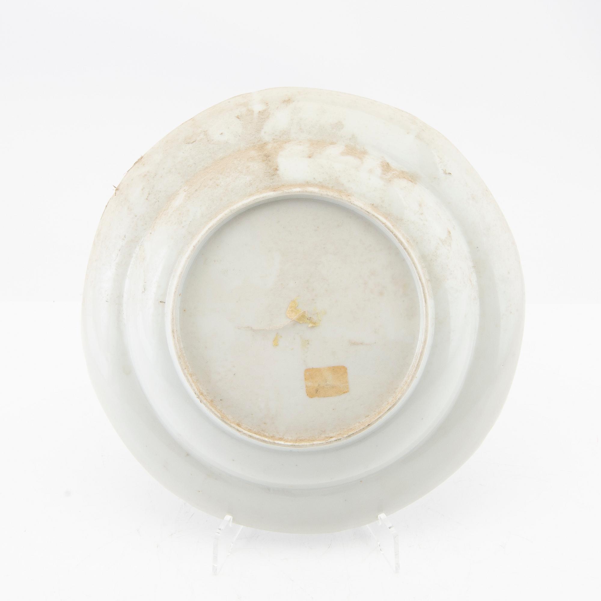 Deep plates, 12 pcs, China Qianlong (1736-95) porcelain.