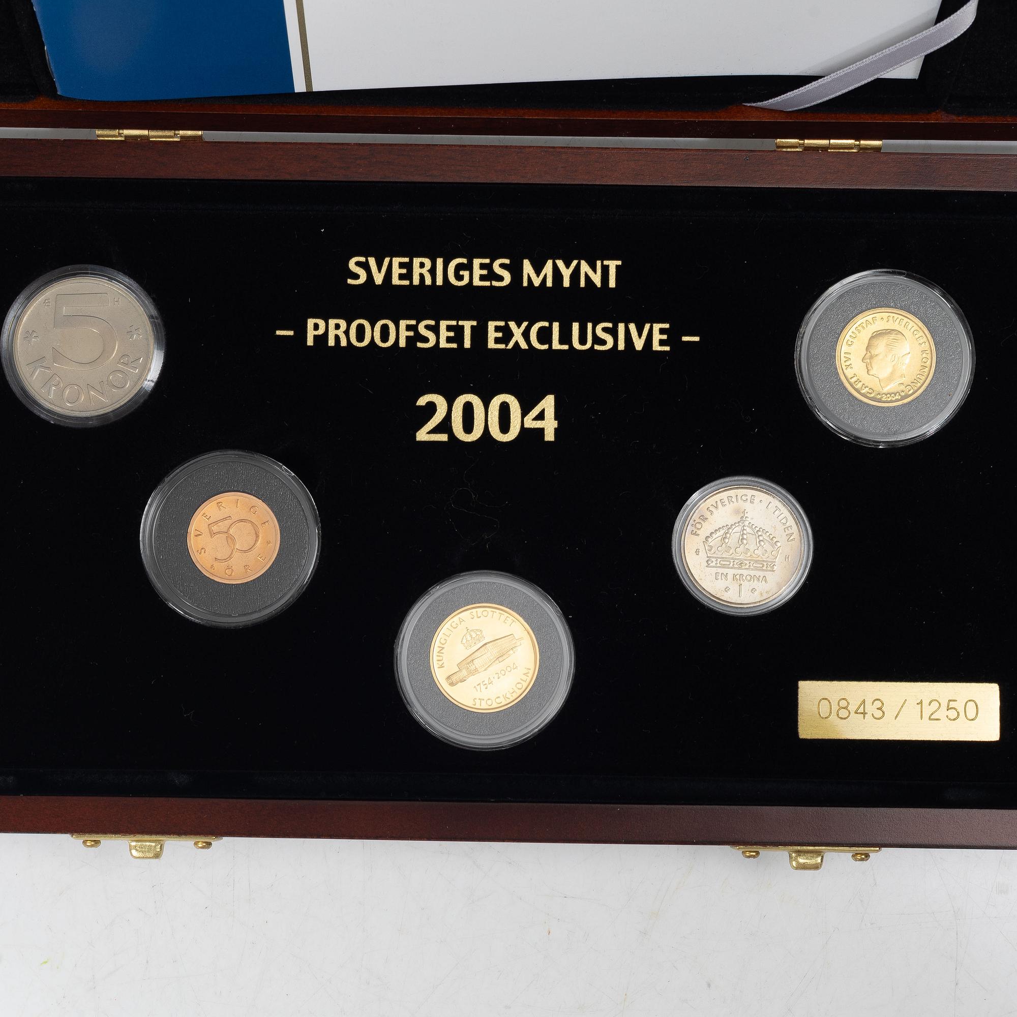 Coin set, “Sveriges mynt proofset exclusive”, comprising a year set and a gold coin commemorating the 250th anniversary of the Royal Palace.