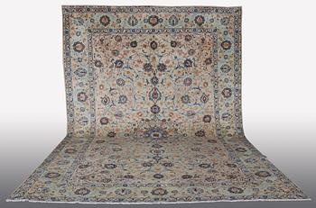 A CARPET, Kashan 450 x 315 cm.