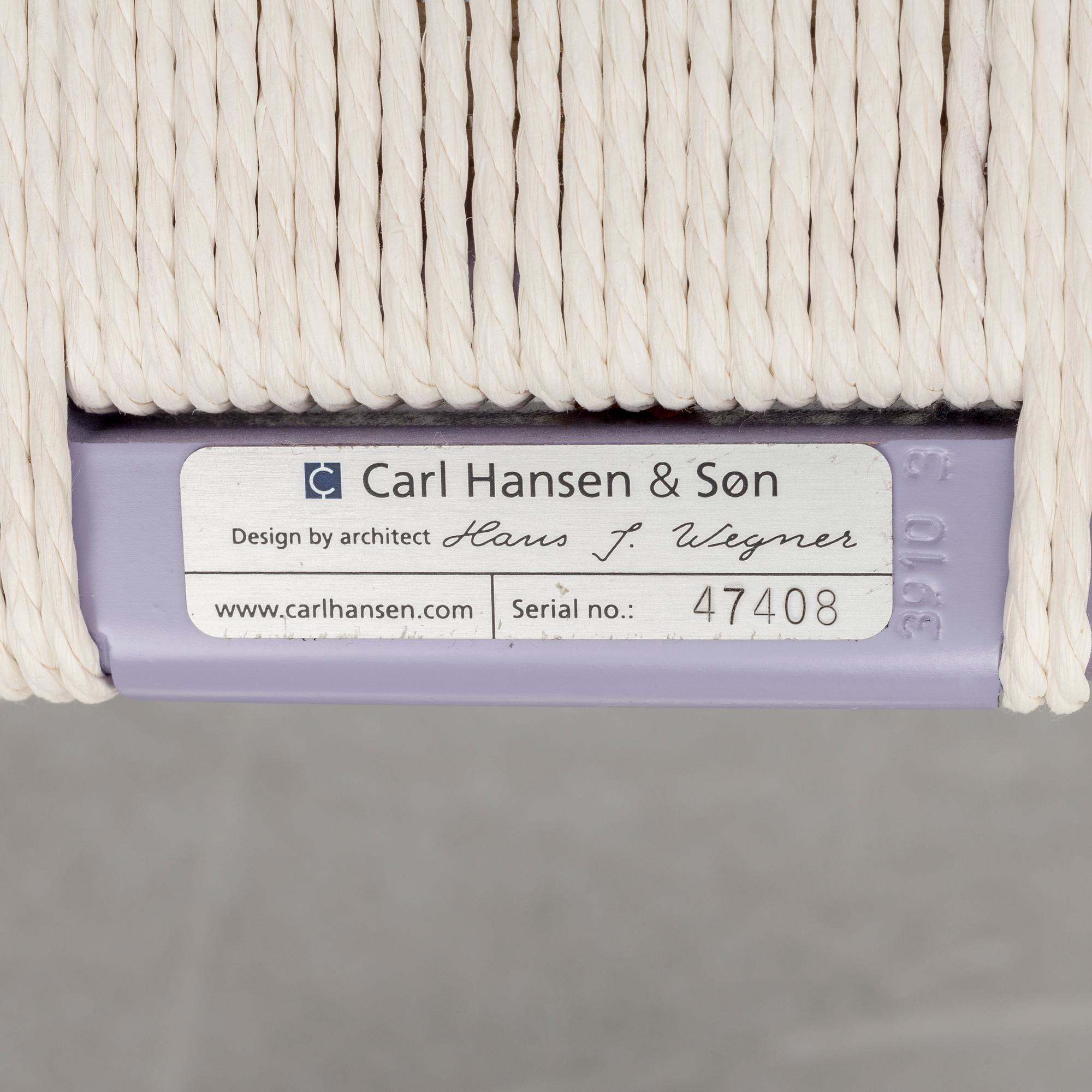 HANS J WEGNER, karmstolar, ett par, "Y-stolen", Carl Hansen & Søn, 2000-tal.