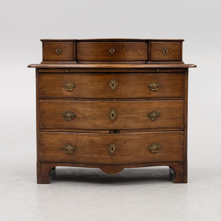 A late Baroque chest of drawers, first half of the 18th century.