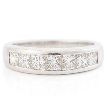 Ring, 18K white gold with princess-cut diamonds.