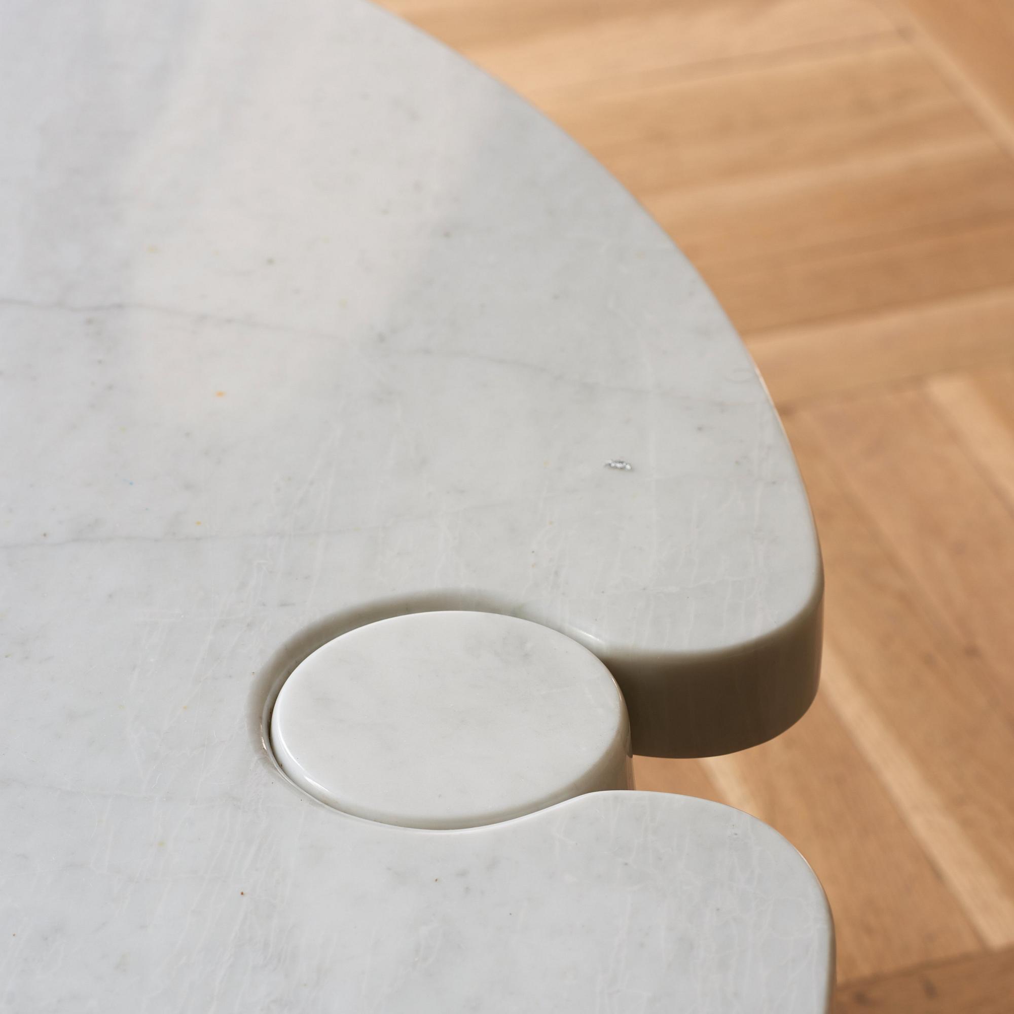 Angelo Mangiarotti, a carrara marble "Eros" sofa table for Skipper, Italy 1970-80's.