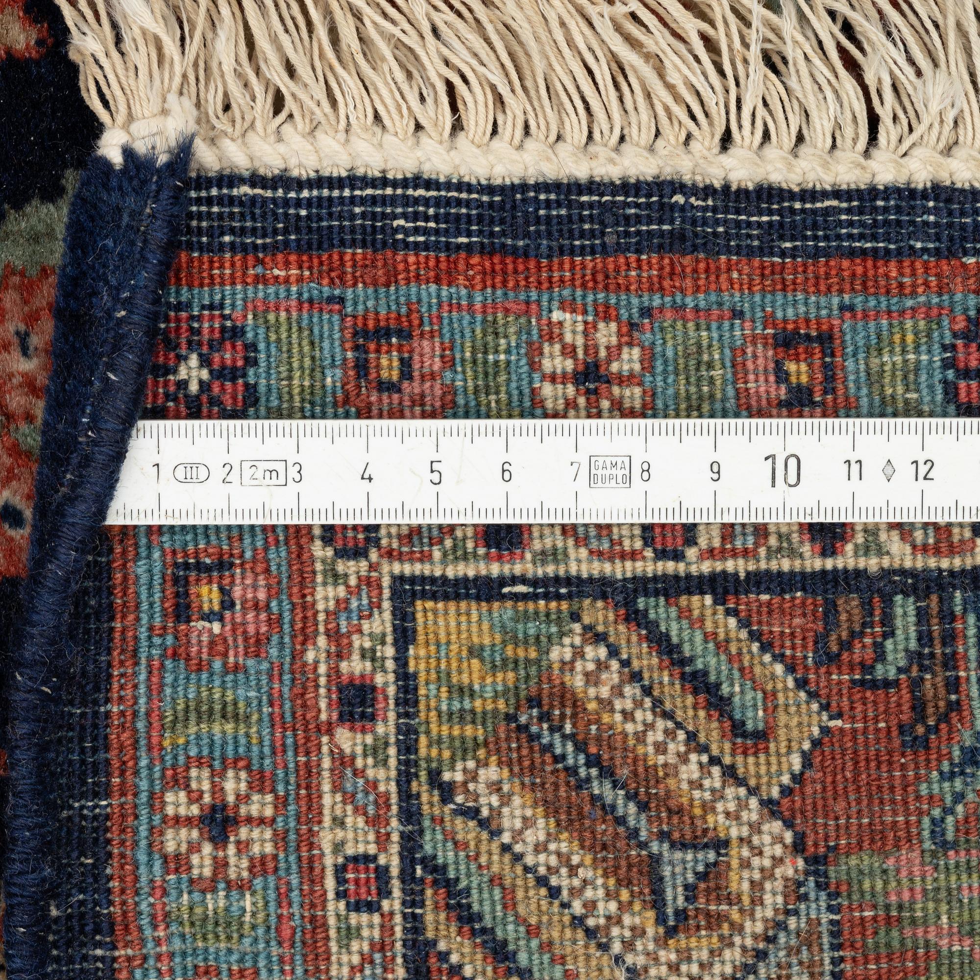 Matta, figural, 150x105 cm.