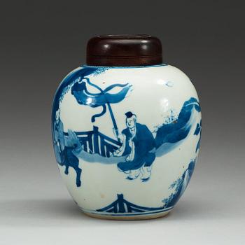 A blue and white jar, Qing dynasty, Kangxi (1662-1722).