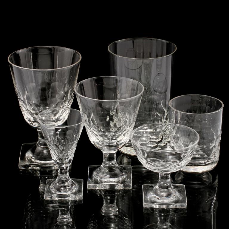 GLASSERVIS, 70 delar, "Ekeberga", Kosta, 1900-talets andra hälft.
