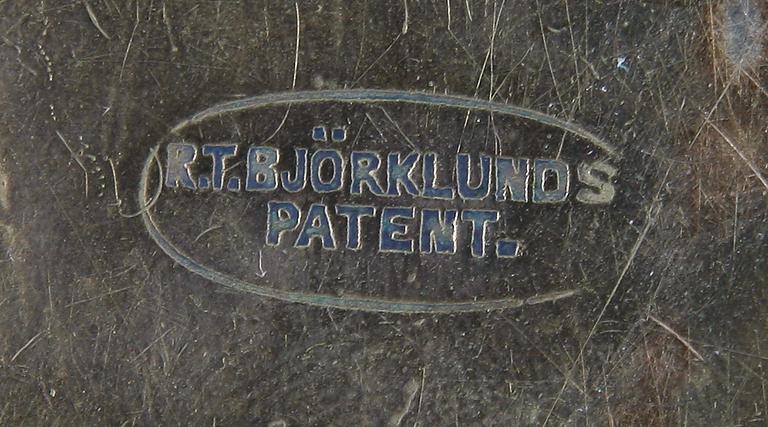 MÅTTSATSER, 2 st samt SNUSDOSA. Mässing. 1800/1900-tal.