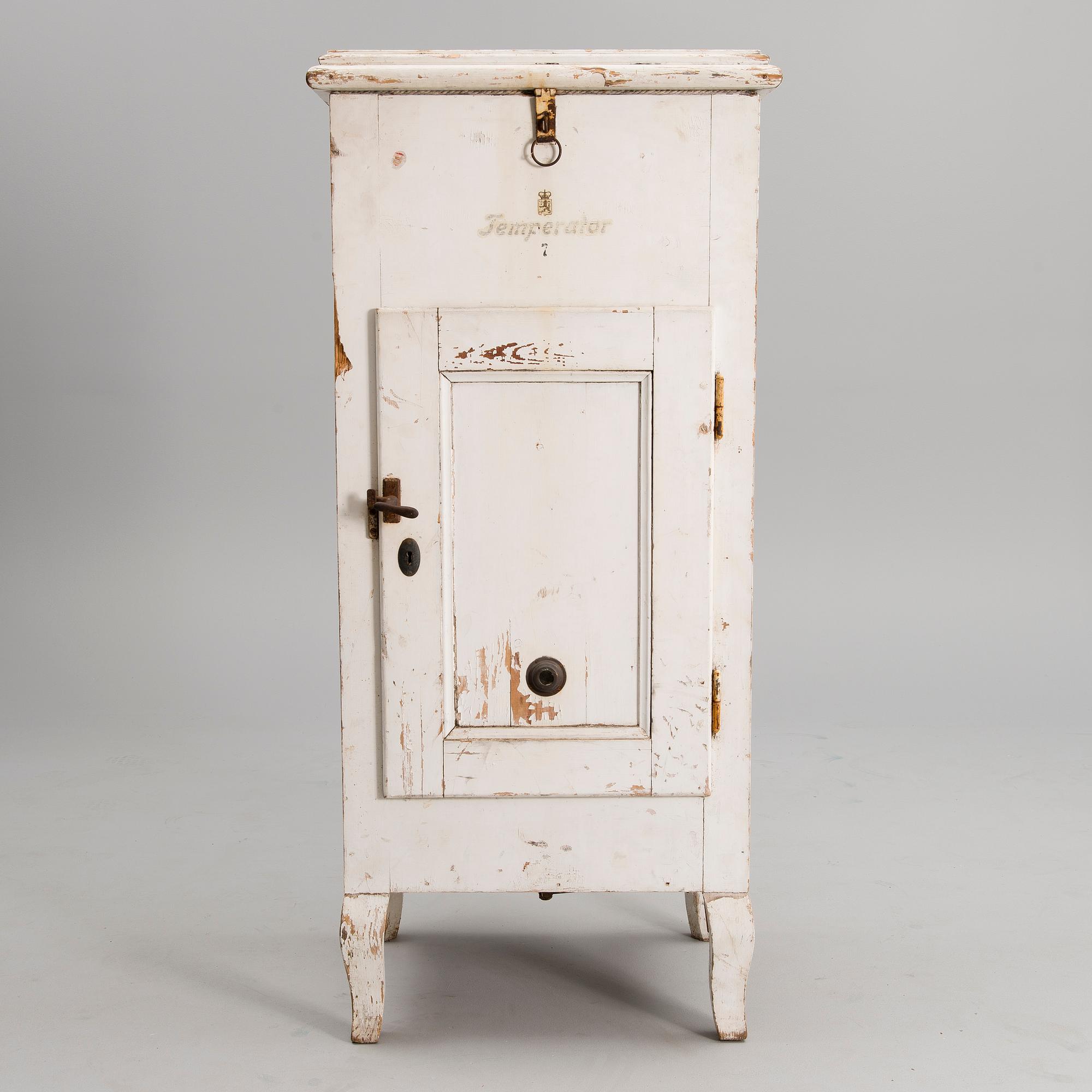 ANTIQUE ICE BOX REFRIGERATOR, "Temperator" Auran Rautateollisuus Oy, Turku, Finland 1920s.