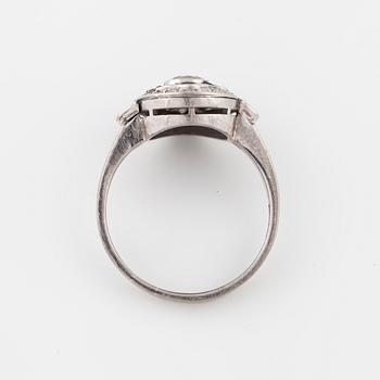 RING, med safirer, gammal- samt åttkantslipade diamanter, Göteborg, 1964.