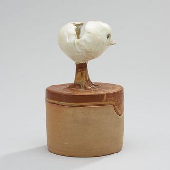 A Lisa Larson stoneware box, the cover with sculptured newly hatched chicken, 1980.