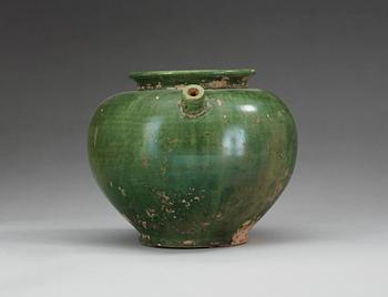 A green glazed potted jar, Tang dynasty.