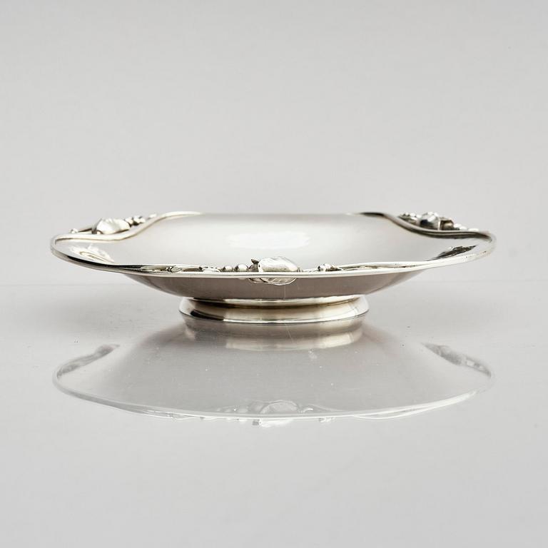Georg Jensen, a sterling silver bowl/dish, model no 2A, Georg Jensen & Wendel A/S, Copenhagen 1945-51.