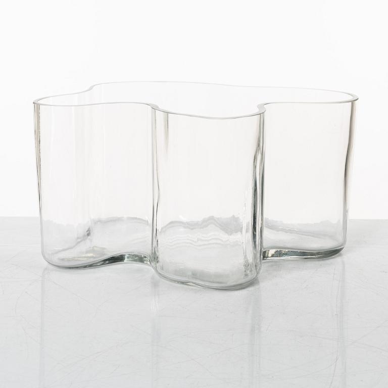 Alvar Aalto, a model 3031 glass vase, Iittala, Finland, second half of the 20th century.