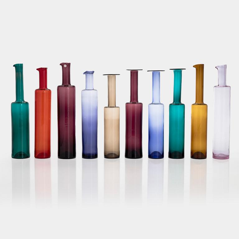 Nanny Still, flaskor, 10 st, signerade Riihimäen Lasi O.Y Nanny Still.