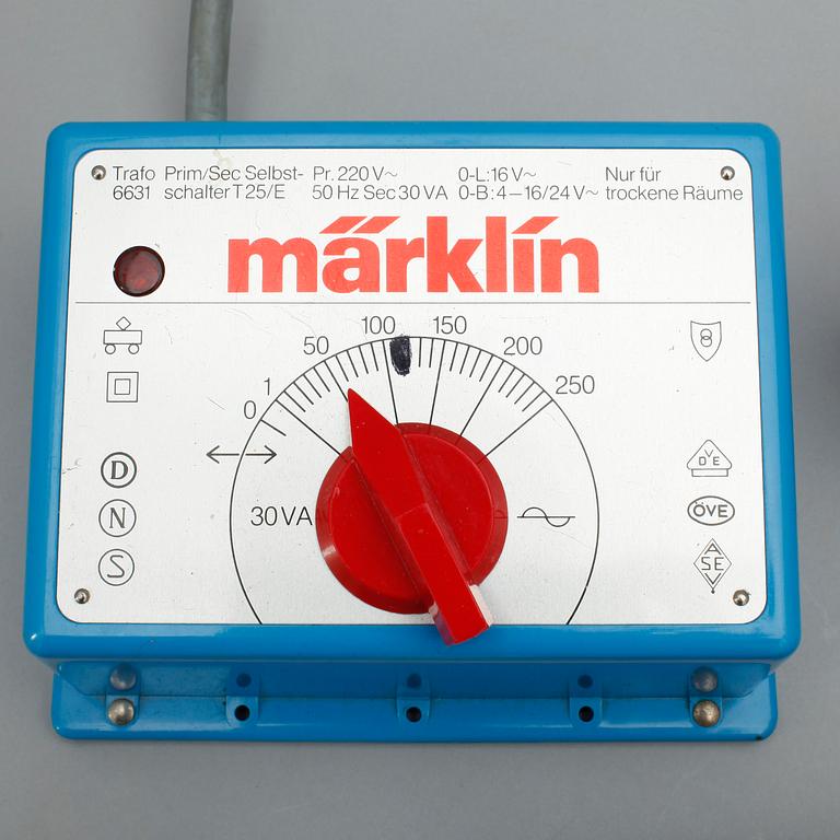 PARTI MÄRKLIN, lok, räls, transformator och vagnar.