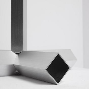 David Taylor, bordslampa, unik, "Aluminium Table Lamp (Light)", Studio Mellösaverken, Sverige, 2025.