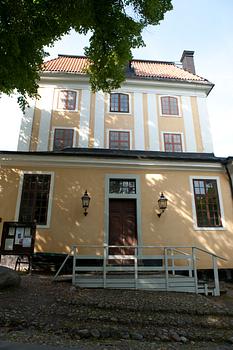 25. Två biljetter till en föreställning på Confidencen. Skänkt av Confidencen.