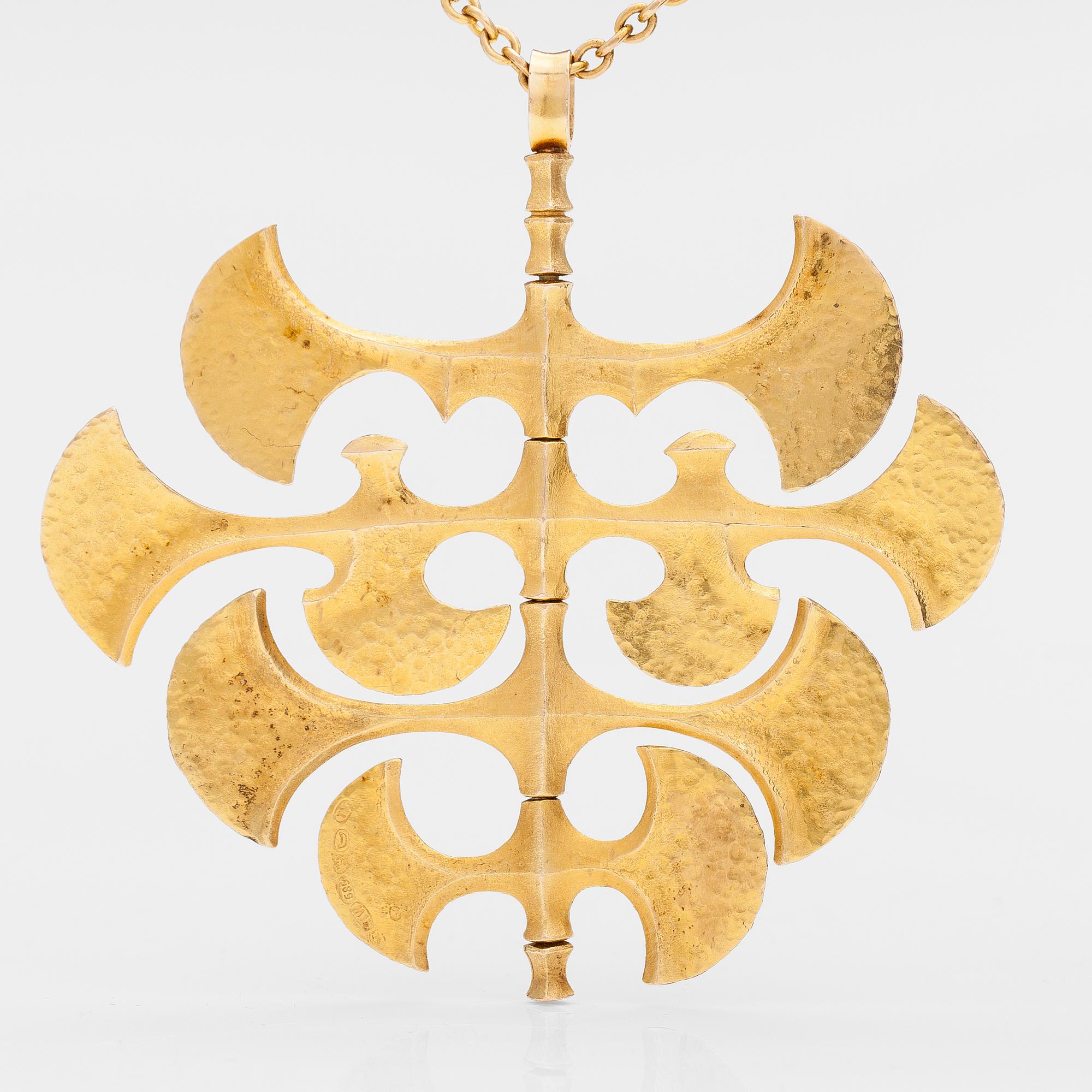 TAPIO WIRKKALA, A 14K gold necklace "Viking pendant". Westerback, Helsinki 1972.