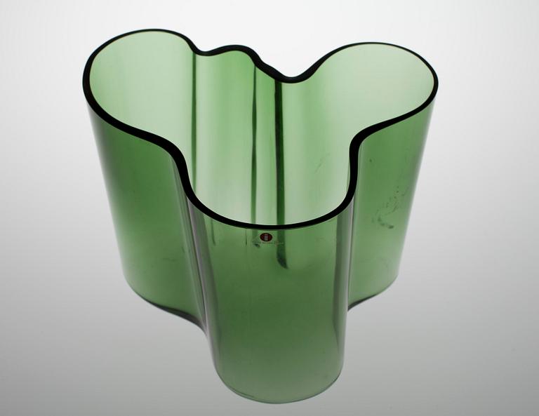 VAS, glas, sign. A Aalto 1936-1986 Iittala 2457/8000.