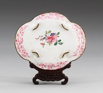 An enamel tray, Qing dynasty, ca 1800.