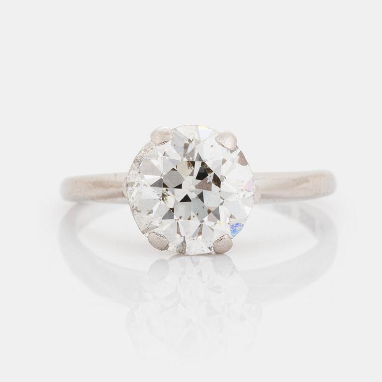 Ring 18K vitguld med en gammalslipad diamant vikt ca 2.25 ct.