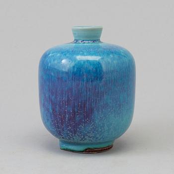 A Berndt Friberg stoneware vase, Gustavsberg studio, Sweden 1971.