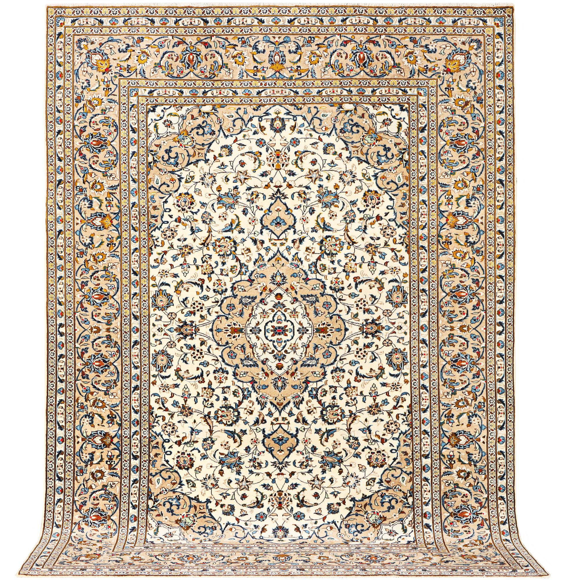 A Kashan carpet, a. 340 x 242 cm.